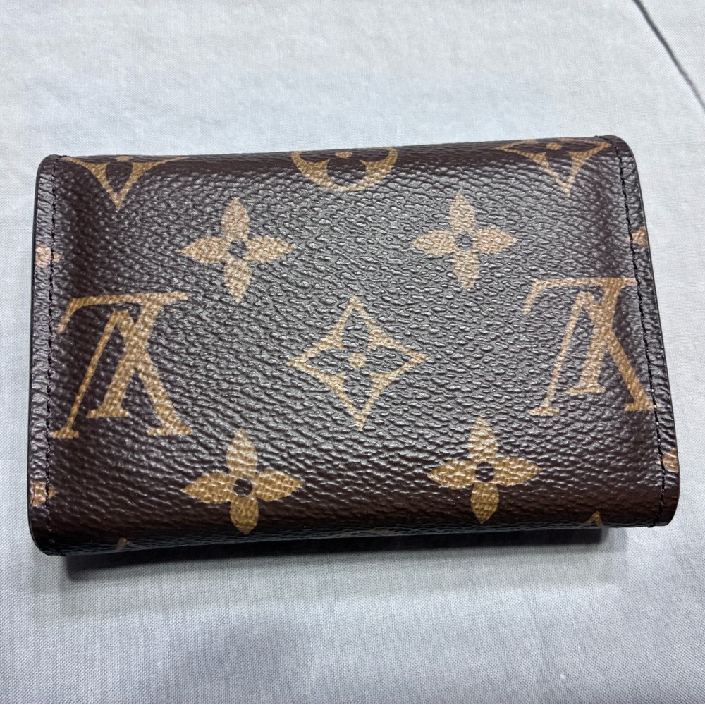 Louis Vuitton Monogram Canvas Compact Wallet with Pink Button - Picture 3 of 10